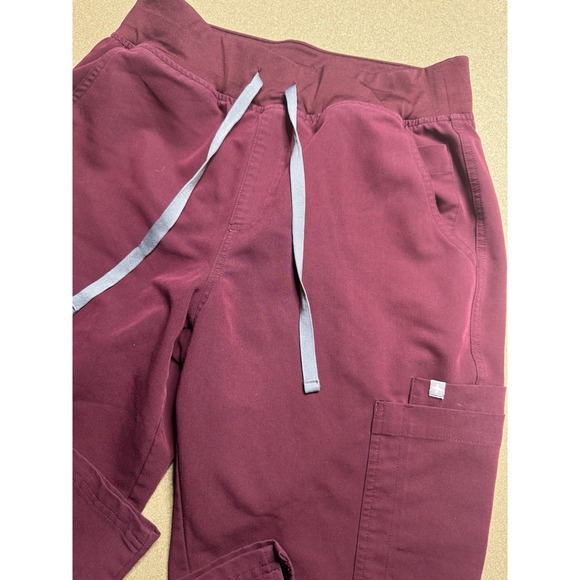 Figs Zamora Jogger Scrub Pants Women's Size M‎ Technical Collection Burgundy $79 - Picture 3 of 5